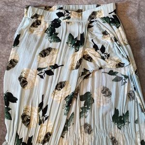 Long flower skirt with high slit and shorts underneath